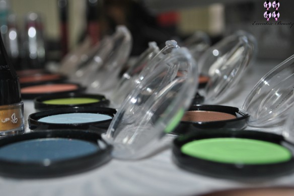 mesa-maquiagem-2-evento-vult-lojas-rede-blog-eccentric-beauty